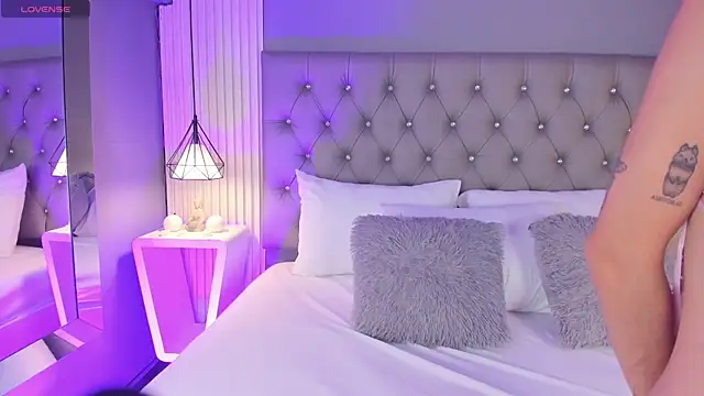 LunaBloomn online show from February 18, 4:58 pm