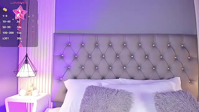 LunaBloomn online show from February 21, 5:03 pm