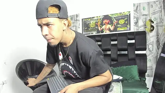 Latin straight0 online show from October 14, 4:24 am