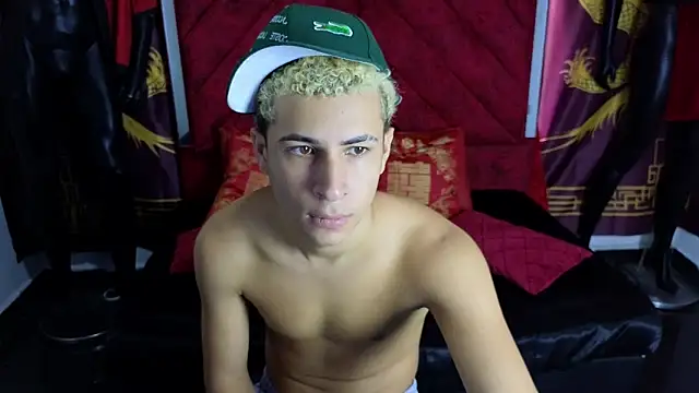 Latin straight0 online show from October 16, 3:13 pm