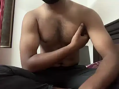 Snapshot of bossyjuicy chatting on November 25, 7:58 pm bossyjuicy online show from November 25, 7:58 pm