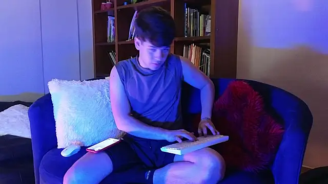 tightncuteass online show from March 21, 3:33 am