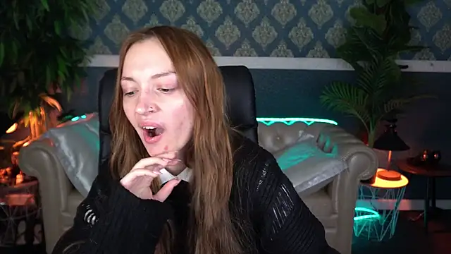 Snapshot of FoxyMayy chatting on April 23, 4:20 pm FoxyMayy online show from April 23, 4:20 pm