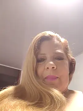 Snapshot of Casandra_Cruz chatting on October 11, 12:32 am Casandra Cruz online show from October 11, 12:32 am