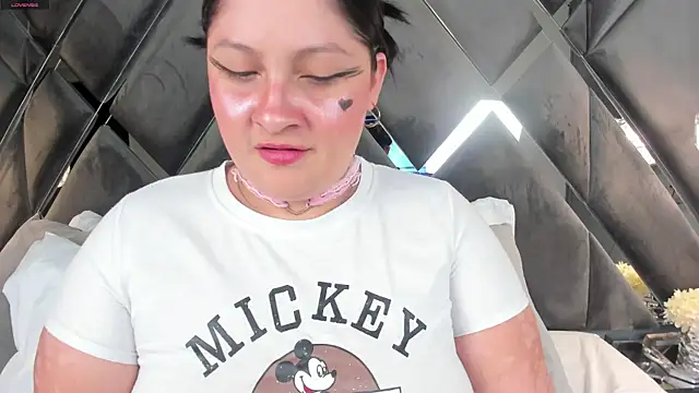 Snapshot of AlisonHalle chatting on November 12, 5:57 pm AlisonHalle online show from November 12, 5:57 pm