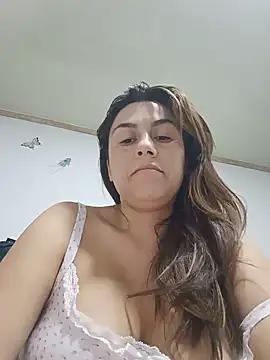 Snapshot of vanessa-titisM chatting on July 1, 3:08 am vanessa-titisM online show from July 1, 3:08 am