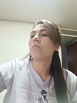 Snapshot of vanessa-titisM chatting on July 14, 4:06 am vanessa-titisM online show from July 14, 4:06 am