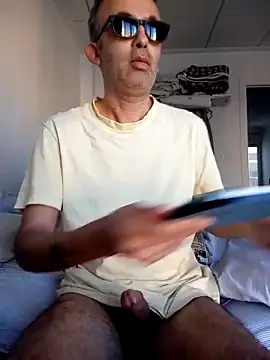 EmilioTaladdro online show from April 15, 6:09 am