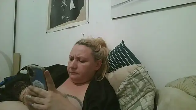 Snapshot of Bakala93 chatting on May 15, 3:13 am Bakala93 online show from May 15, 3:13 am