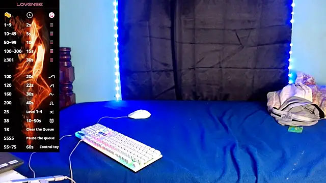 Snapshot of Alexx_1214 chatting on November 15, 10:26 pm Alexx 1214 online show from November 15, 10:26 pm