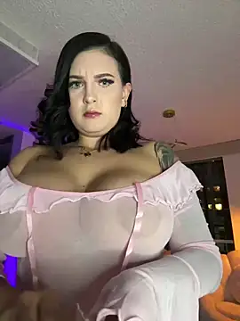 Snapshot of GabyMejiaa chatting on May 5, 12:51 am GabyMejiaa online show from May 5, 12:51 am