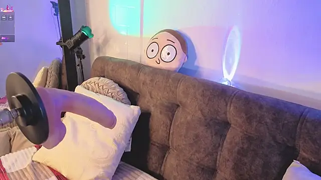 ashlynnlowe  online show from March 3, 10:15 pm