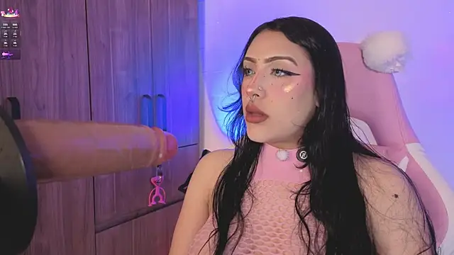 Snapshot of ashlynnlowe_ chatting on July 1, 9:58 pm ashlynnlowe online show from July 1, 9:58 pm