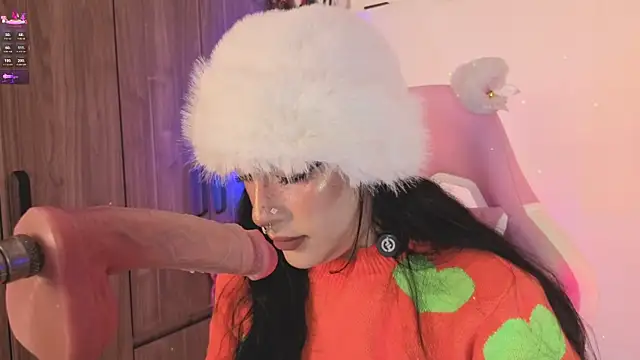 Snapshot of ashlynnlowe_ chatting on July 13, 10:12 pm ashlynnlowe online show from July 13, 10:12 pm
