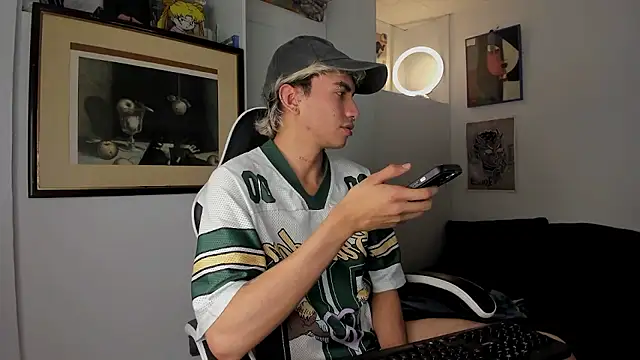 guynextdo0r online show from January 15, 11:19 pm