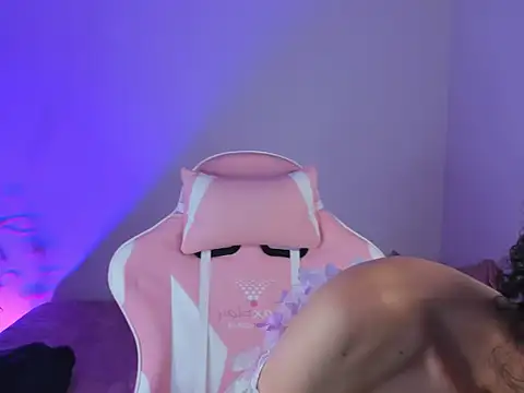 Snapshot of maddy_parker__ chatting on January 10, 10:03 pm maddy parker online show from January 10, 10:03 pm