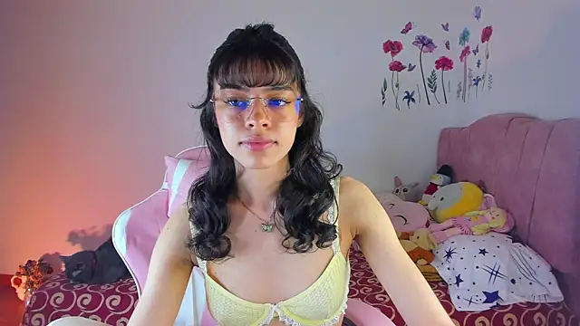 Snapshot of maddy_parker__ chatting on July 22, 1:19 am maddy parker online show from July 22, 1:19 am