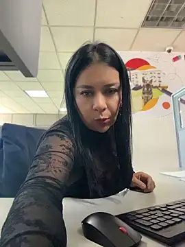 Snapshot of IrisDuvall chatting on June 11, 3:54 pm IrisDuvall online show from June 11, 3:54 pm