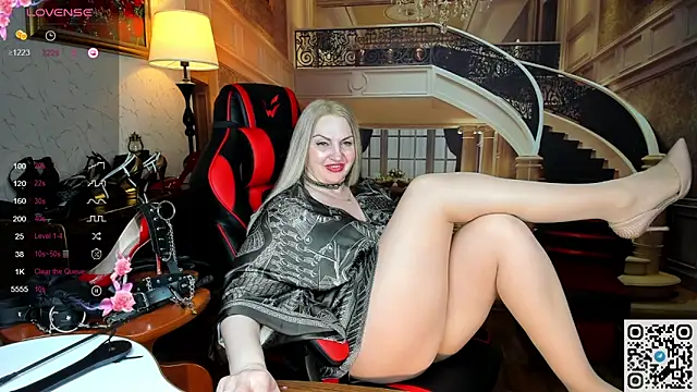 Nina Devillle online show from April 11, 11:53 pm