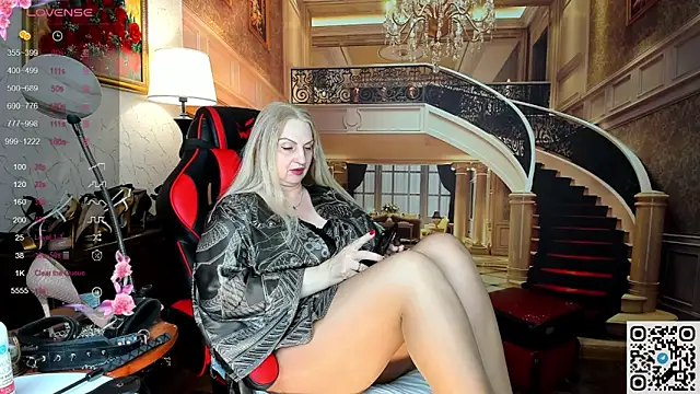 Snapshot of Nina_Devillle chatting on May 25, 1:55 am Nina Devillle online show from May 25, 1:55 am