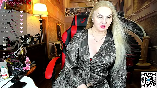 Snapshot of Nina_Devillle chatting on June 21, 12:24 am Nina Devillle online show from June 21, 12:24 am