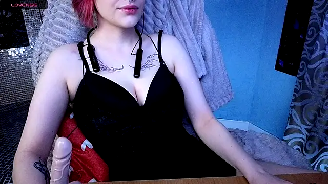 Snapshot of Eniferi chatting on February 20, 6:26 am Eniferi online show from February 20, 6:26 am