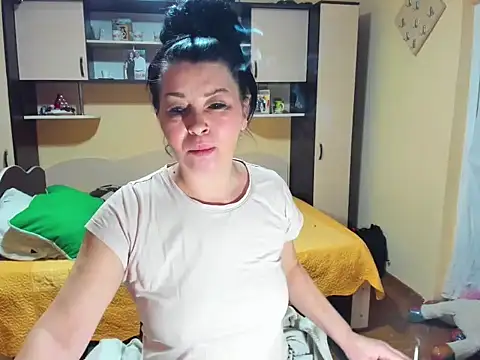 Soffy Skye online show from February 15, 5:37 am