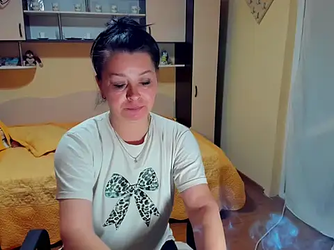 Snapshot of Soffy_Skye chatting on April 30, 5:03 am Soffy Skye online show from April 30, 5:03 am