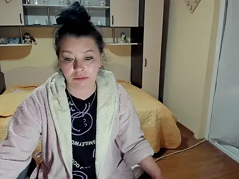 Snapshot of Soffy_Skye chatting on May 5, 2:52 am Soffy Skye online show from May 5, 2:52 am