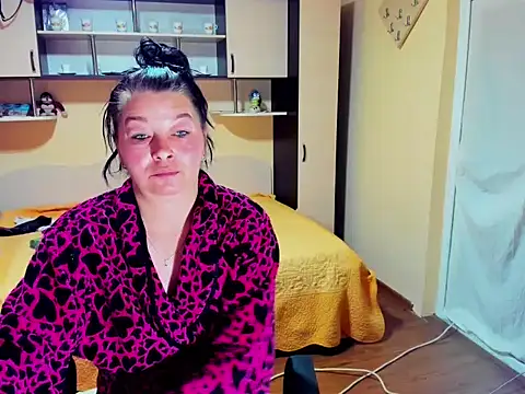 Snapshot of Soffy_Skye chatting on May 17, 4:54 am Soffy Skye online show from May 17, 4:54 am