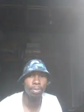 Snapshot of Freelly chatting on May 16, 2:05 pm Freelly online show from May 16, 2:05 pm