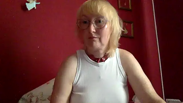 Snapshot of Zeyona chatting on July 25, 8:45 am Zeyona online show from July 25, 8:45 am