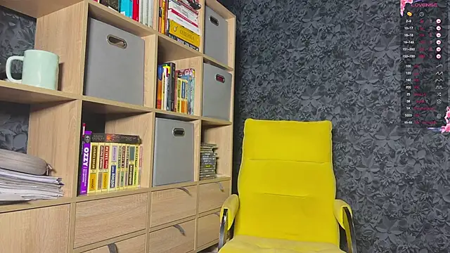 Snapshot of AzureEyes chatting on October 12, 4:28 pm AzureEyes online show from October 12, 4:28 pm