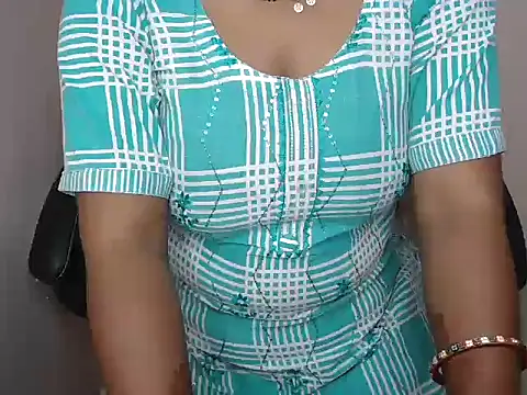 Snapshot of bold_naina chatting on October 17, 3:42 am bold naina online show from October 17, 3:42 am