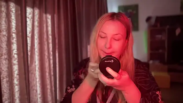 BikiHellena online show from November 9, 8:12 am