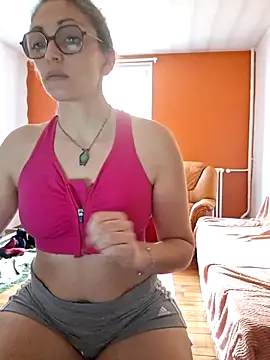 Snapshot of ChouqxxxCoreleone chatting on February 2, 10:03 am ChouqxxxCoreleone online show from February 2, 10:03 am