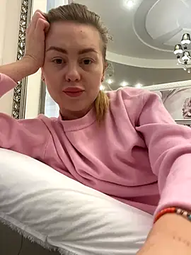 MartaLuna  online show from November 7, 10:48 am