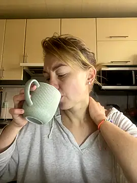 MartaLuna  online show from November 22, 8:24 am