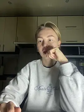 MartaLuna  online show from November 27, 8:00 pm