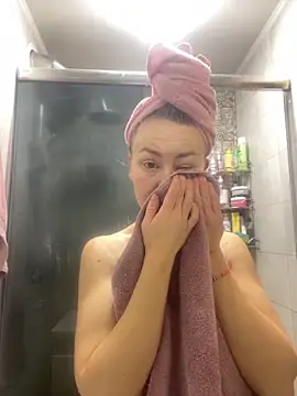 MartaLuna  online show from December 4, 10:35 am