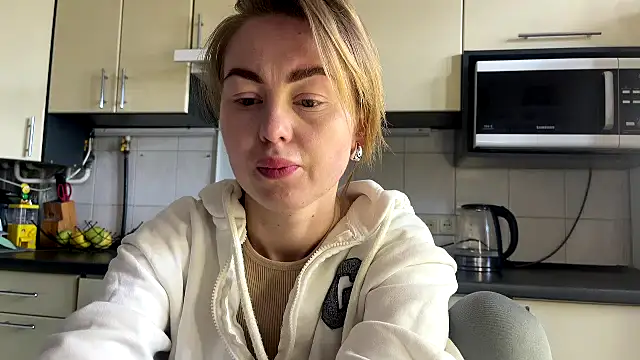 MartaLuna  online show from April 7, 9:32 am