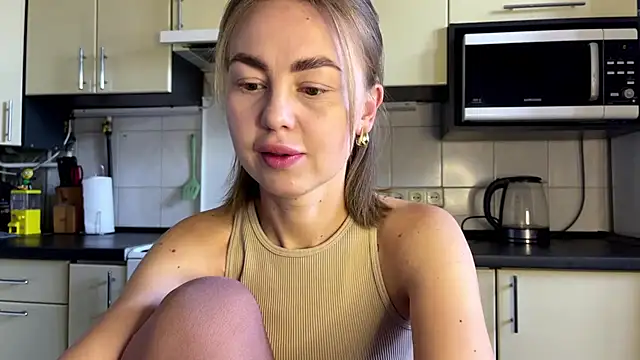 Snapshot of MartaLuna_ chatting on July 17, 12:01 pm MartaLuna online show from July 17, 12:01 pm