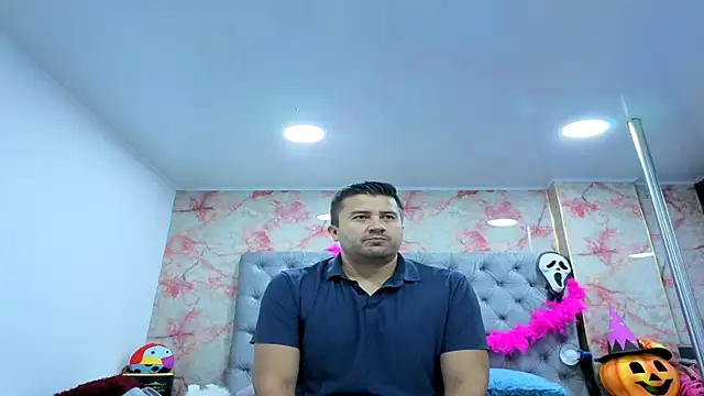 Snapshot of TonnyMorenoo chatting on October 28, 5:37 pm TonnyMorenoo online show from October 28, 5:37 pm