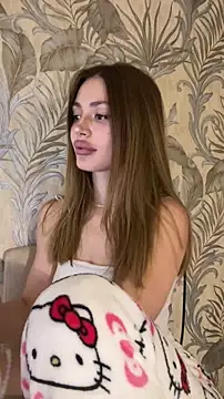 Elizabeth Tay online show from December 22, 7:55 pm