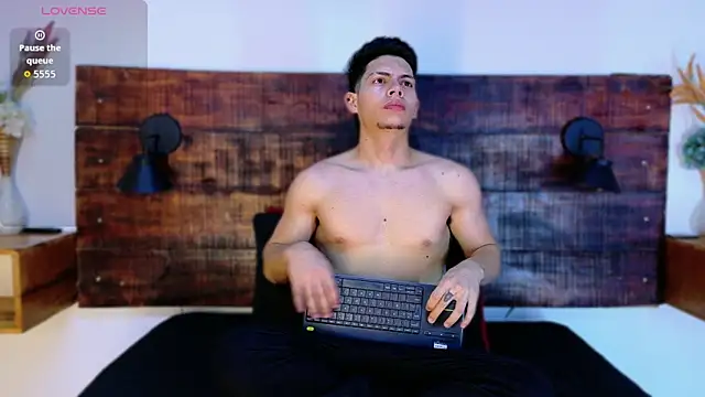 JhosuaVega online show from February 13, 1:34 am