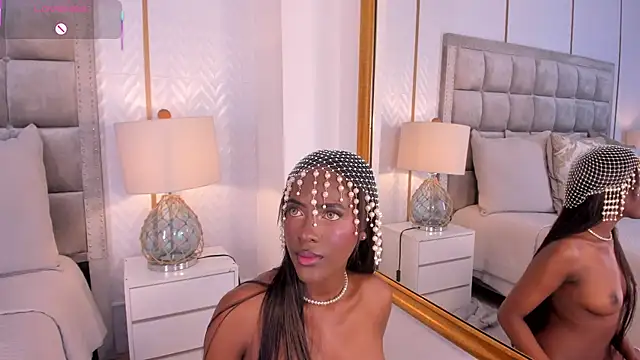 DakotaWangi online show from April 7, 3:51 am