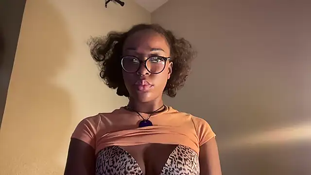 Snapshot of productivepussy chatting on September 13, 4:23 am productivepussy online show from September 13, 4:23 am