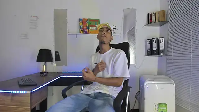 xxKamadevaxx online show from November 12, 12:27 pm