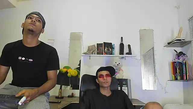 xxKamadevaxx online show from April 1, 6:27 pm