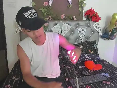 xxKamadevaxx online show from June 26, 1:26 pm